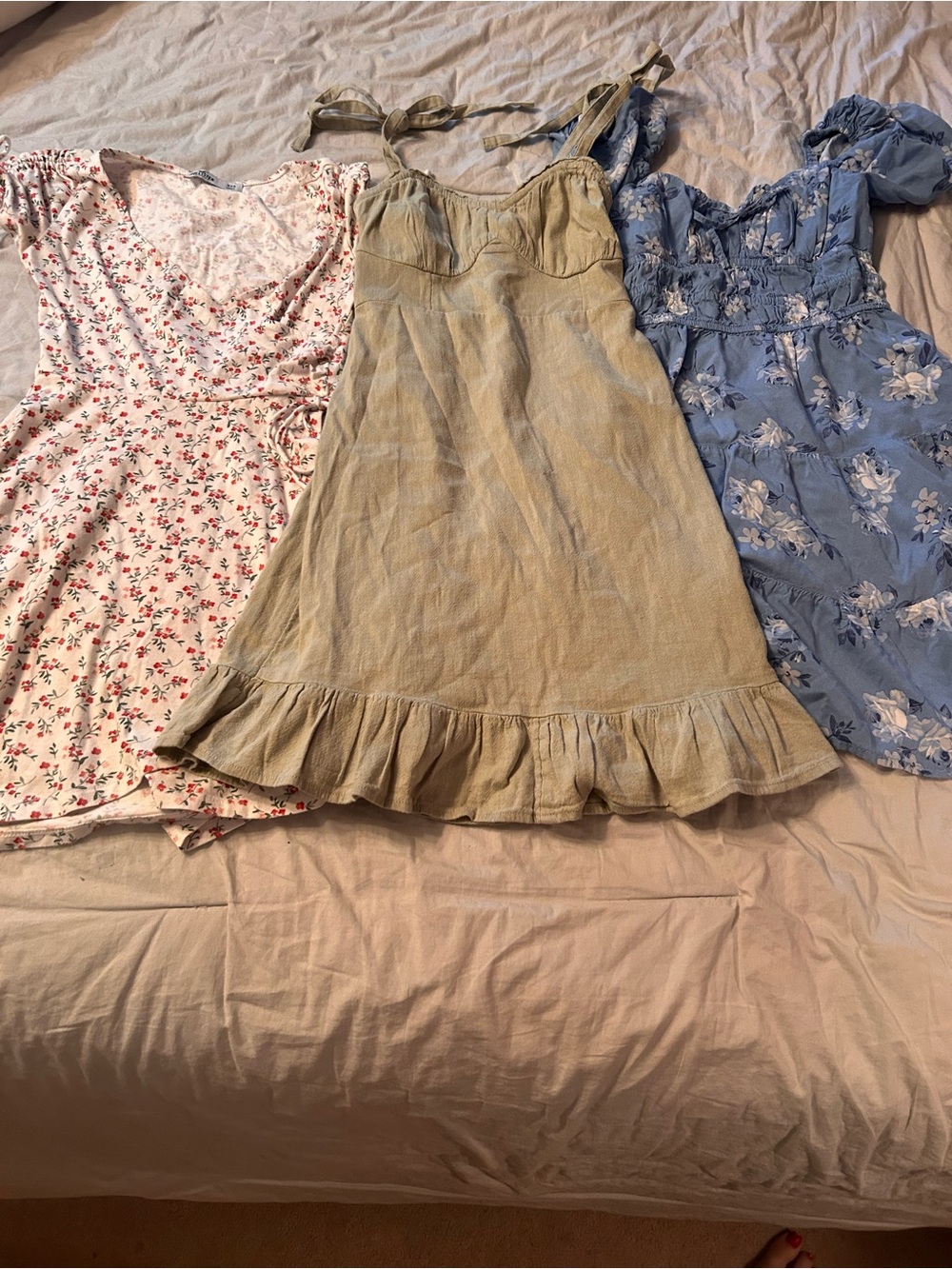 Hollister three mini dress  price hot all three!! lot bundle  Sundress xxs.
